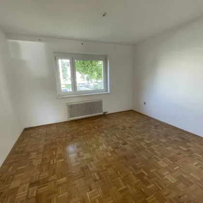 3 Zimmerwohnung mit sonnigem Balkon und Küche! - Bild 2