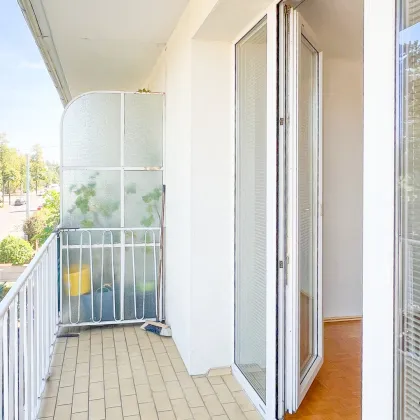 * CHARMANTE * und perfekt aufgeteilte Wohnung mit BALKON - Bild 3