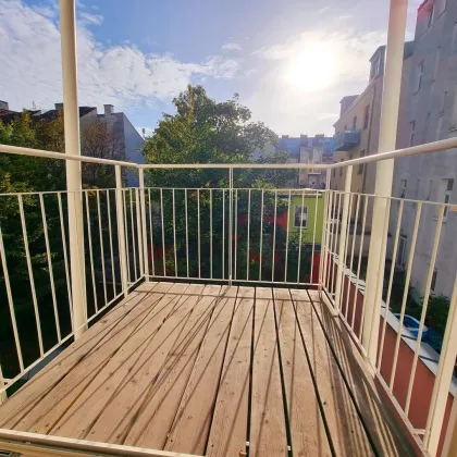 Neuer Preis! Blick ins Grüne + Absolute Hofruhelage! Frisch sanierte Kleinwohnung mit hofseitigem Balkon! Tolle Infrastruktur + Garagenplatz im Haus! Jetzt zugreifen! - Bild 3