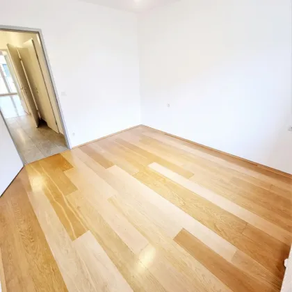 Must Have - Neuer Preis! Ideale 2-Zimmer Wohnung mit Loggia! Viel Grün + Garagenplatz inbegriffen + Perfekte Aufteilung + Fairer Preis + Tolle Infrastruktur! Nicht zögern! - Bild 3