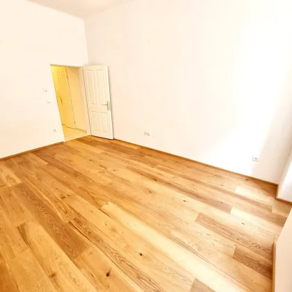 Neuer Preis! Die Suche hat ein Ende! Entzückende Altbauwohnung + Frisch saniert + Traumhaftes Altbauhaus + Ruhige Seitengasse + Fairer Preis + TOP Anbindung! Jetzt zugreifen! - Bild 2