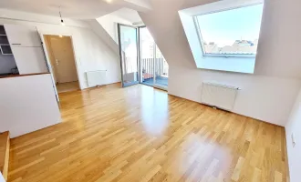 Neuer Preis! WOW! Stylisch Wohnen im Dachgeschoss! Hofseitiger West-Balkon + Perfekte Raumaufteilung + Perfekte Infrastruktur + Ruhige Seitengasse + Toller Fernblick!