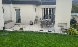 Traumhaftes Wohnen im Grünen mit Ausblick in die Weinberge - Sanierte 4-Zimmer Wohnung mit Garten, Terrassen und Garage in Gumpoldskirchen!