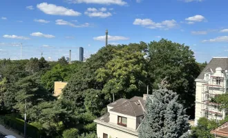 Erstbezug, unbefristete, stilvolle Altbauwohnung mit Balkon