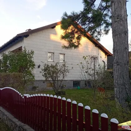 Gemütliches Einfamilienhaus mit Terrasse, Garten und Garage - Bild 2