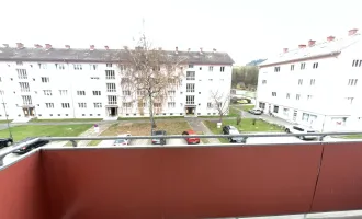 Erstbezug nach Sanierung! Sonnige 3 Zimmerwohnung mit Badewanne und Balkon!