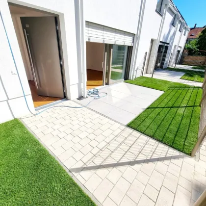 Happy to be here! WOW - Cooles Townhouse mit Garten! Erdwärme + Absolute Ruhelage + Tiefgarage + Ideale Süd Ausrichtung! Nachhaltig und zukunftssicher investiert! - Bild 2