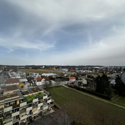 Ihre Traum-Immobilie - 3-Zimmer-Penthouse mit unglaublichem Fernblick -Sonnenloggia und Stellplatz inkludiert - Bild 2