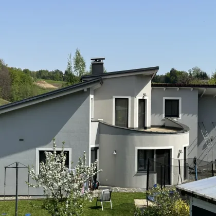 EINZIGARTIGE CHANCE: ARCHITEKTEN-VILLA MIT SEPARATEM BÜROEINGANG! SIEHE 3D-RUNDGANG! Ruhige und erhöhte Sonnenlage mit Traumaussicht! SCHNELL SEIN! - Bild 2