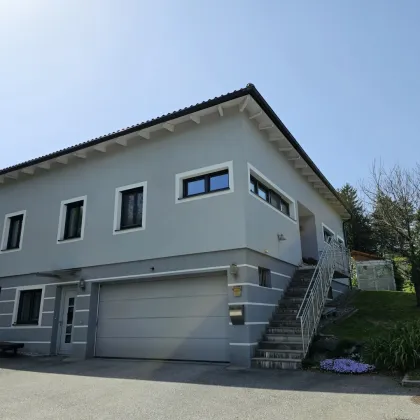 EINZIGARTIGE CHANCE: ARCHITEKTEN-VILLA MIT SEPARATEM BÜROEINGANG! SIEHE 3D-RUNDGANG! Ruhige und erhöhte Sonnenlage mit Traumaussicht! SCHNELL SEIN! - Bild 3