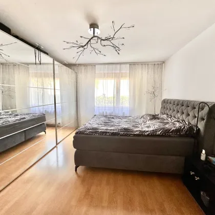 Geräumige 3-Zimmer Neubauwohnung ++ Loggia ++ perfekter Grundriss ++ alle Zimmer zentral begehbar ++ 1. Liftstock ++ ruhige hofseitige Schlafzimmer - Bild 2