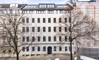 Zeitlose Wohnung in liebevoll restauriertem Altbau - A\\