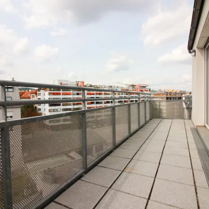 Exklusive 2-Zimmer Etagenwohnung mit sonniger Dachterrasse in U-Bahn-Nähe - Bild 2