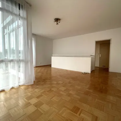 Dobl! Traumhafte 4-Zimmer Maisonetten-Wohnung mit Balkon, Terrasse und Carort in einer schönen Grünanlage! - Bild 3