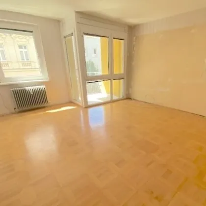 PROVISIONSFREI VOM EIGENTÜMER! UNSANIERTE 3-ZIMMER WOHNUNG MIT LOGGIA BEIM COLOSSEUM21! - Bild 3