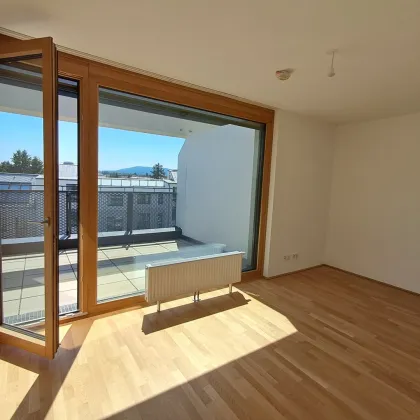 RESERVIERT!!! Moderne klimatisierte 2 Zimmer Mietwohnung mit großer Terrasse in bester Lage - Bild 3