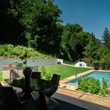 Villa der Extraklasse mit Panorama-Ausblick auf den Ölberg, Salzwasserpool, Sauna und modernster Ausstattung - Bild 2