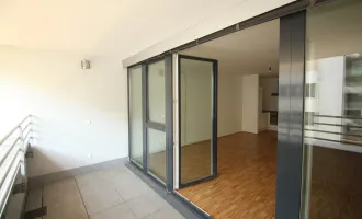 Helle 2 Zimmerwohnung mit Loggia in der Friedrichgasse!