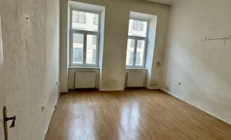 Sanierungsbedürftige 80m2 4-Zimmer Wohnung | 1. Stock