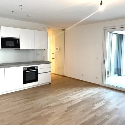 Exklusive 2-Zimmer-Wohnung mit 8 m² Außenfläche | Fitnessbereich im Haus | befristet vermietet - Bild 2