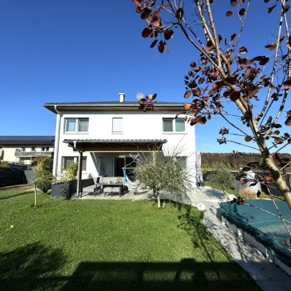 Fernitz-Mellach - Traumhaus in schöner sonniger Lage -  Doppelcarport und tolle Poolanlage - Perfekte Energieeffizienz! - Bild 2