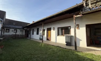 Renovierungsbedürftiges Einfamilienhaus in Altlichtenwarth - ca. 99m2 WFL, 4 Zimmer, Einbauküche, Garage