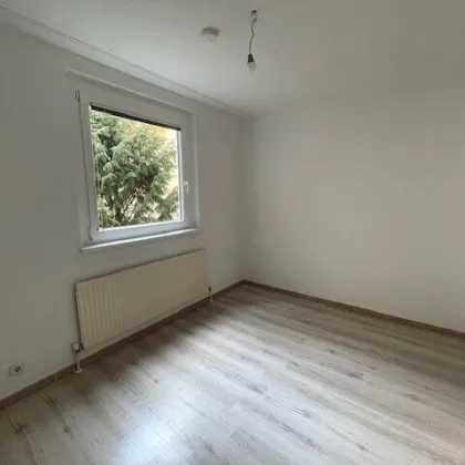 Nähe Einsiedlerpark, Hell & freundlich, neue Küche, Schlafzimmer in den Innenhof,unbefristet - Bild 2