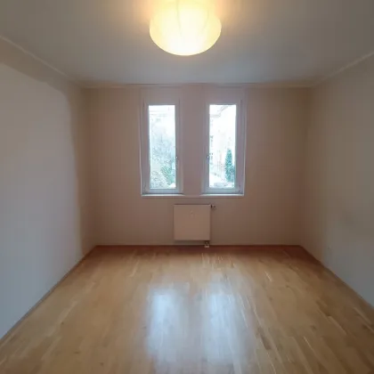 2- Zimmer Wohnung mit Ruhelage in den Innenhof! 2. Stock mit Lift! Kellerabteil! Nähe U6 Thaliastraße! - Bild 3