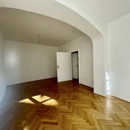 Herrengasse - sanierte Altbau 2-Zimmer-Wohnung mit großzügiger Einbauküche - UNBEFRISTET zu vermieten! - Bild 3