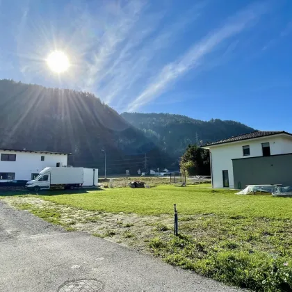 Baugrund mit Bergblick - super Infrastruktur! - Bild 3