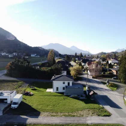 Baugrund mit Bergblick - super Infrastruktur! - Bild 2