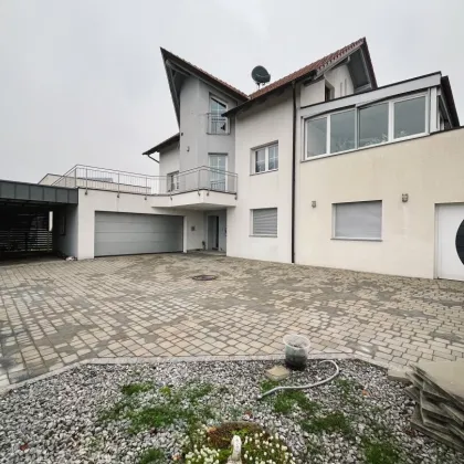 Wohnen mit Ausblick: Exklusives Einfamilienhaus mit Traunsteinpanorama und vielseitigen Extras in Steinhaus - Bild 2