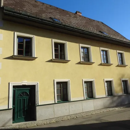 Sehr gepflegtes und schönes Herrenstadthaus mit über 300-jähriger Adelsgeschichte in Heidenreichstein im idyllischen Waldviertel! - Bild 2