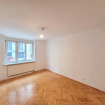 PROVISIONSFREI VOM EIGENTÜMER! SCHÖNE EG 3-ZIMMER WOHNUNG MIT EINBAUKÜCHE NÄHE BREITENSEE! - Bild 3