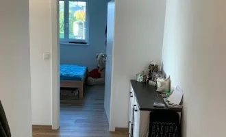 Schöne helle Wohnung mit Balkon