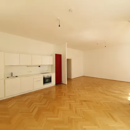 Schöne und gute aufgeteilte Altbauwohnung mit kleinem Balkon! - Bild 2