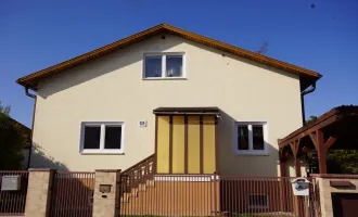 Kottingbrunn - Ausiedlung - gemütliches Zweifamilienhaus mit großzügigem Garten und guter Verkehrsanbindung