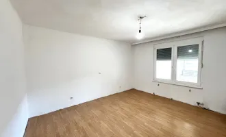 Renovierungsbedürftiges Haus mit Garten, Weinkeller, Garage und viel Potential in Stöttera!