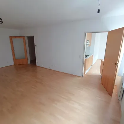 1-Zimmer Wohnung mit separater Küche! Waschküche! Kellerabteil! Begrünter Innenhof! Nähe U6 AKH Michelbeuern! - Bild 2