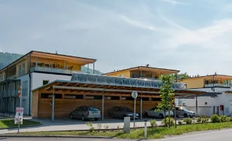 Wundeschöne große Anleger-Maisonettenwohnung mir Dachterrasse, Garten und Carport!