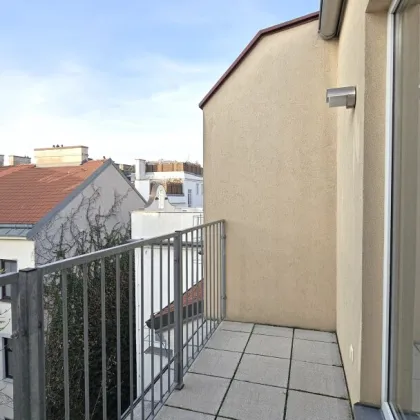 HELLER SOFORTBEZUG MIT HOFSEITIGEM BALKON IN U6 NÄHE - Bild 2