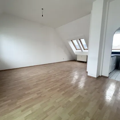 2 Zimmer Wohnung mit grosser Terrasse -  zu mieten! - Bild 2