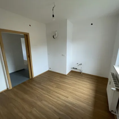 Familienwohnung, komplett saniert! Mit Balkon, Lift, Parkmöglichkeit, zentrumsnah! - Bild 3