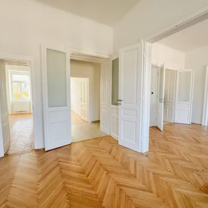 ERSTBEZUG UNBEFRISTET: 5-Zimmer-Wohnung mit separater Küche und Balkon | Station Jagdschloßgasse - Bild 2