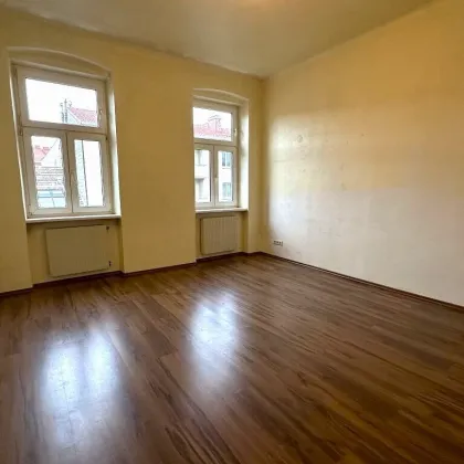 FELBERSTRASSE, sonnige 76 m2 Altbau, 3 Zimmer, 2er-WG-geeignet, Extraküche, Wannenbad/Dusche, befristet - Bild 3