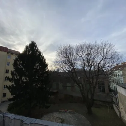 Schöne Zwei-Zimmer-Wohnung mit Balkon - Bild 2