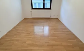 *Neubau mit Balkon Nähe Brunnenmarkt*