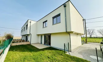 LETZTES HAUS! TRAUMHAFTES 4 ZIMMER REIHENHAUS MIT EIGENGARTEN UND PARKPLATZ IN NEUESSLING!